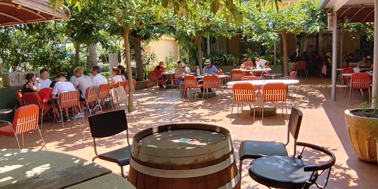 Hotel Riomar Sant Marti d'Empuries Exteriör bild