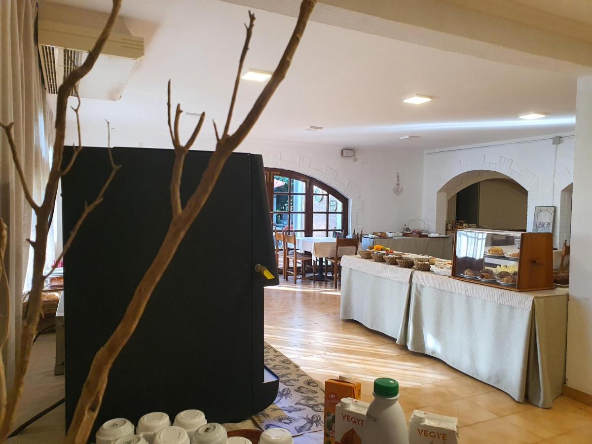 Hotel Riomar Sant Marti d'Empuries Exteriör bild